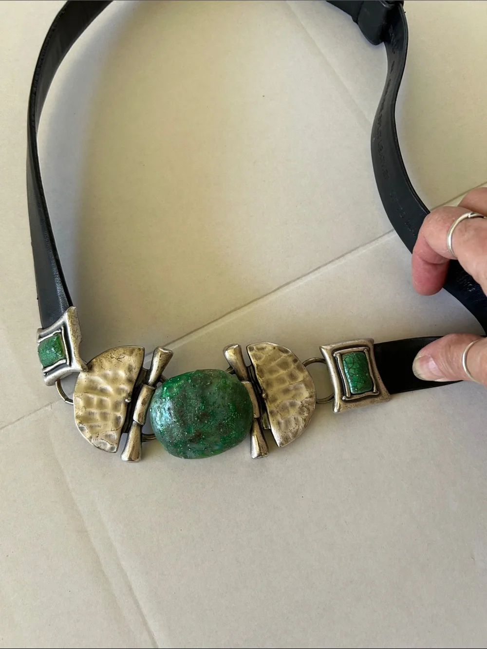 CHICOS GENUINE LEATHER VINTAGE BELT FEATURING A SIVER TONE BUCKLE SZ SMALL